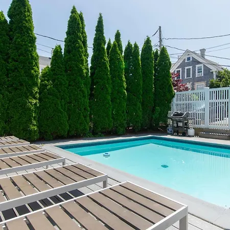 Condo With Wading Pool Dog Welcome